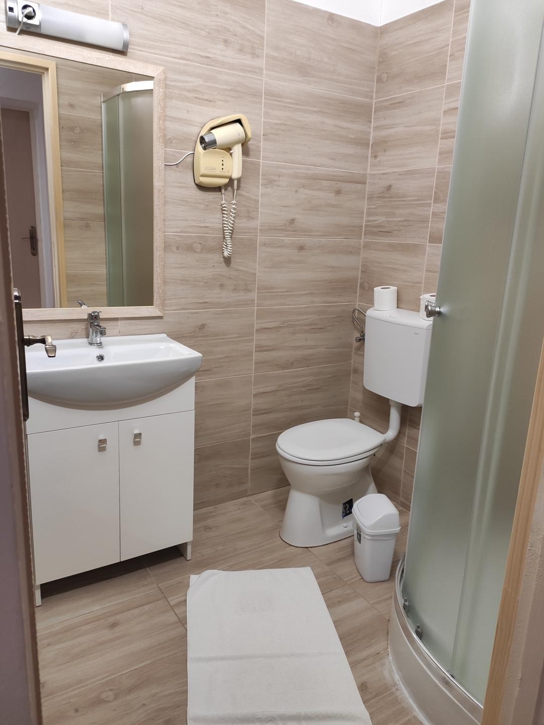 Oereg-To Hotel Es Rendezvenyter Tata Exteriér fotografie