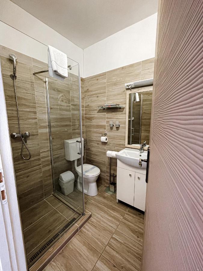 Oereg-To Hotel Es Rendezvenyter Tata Exteriér fotografie