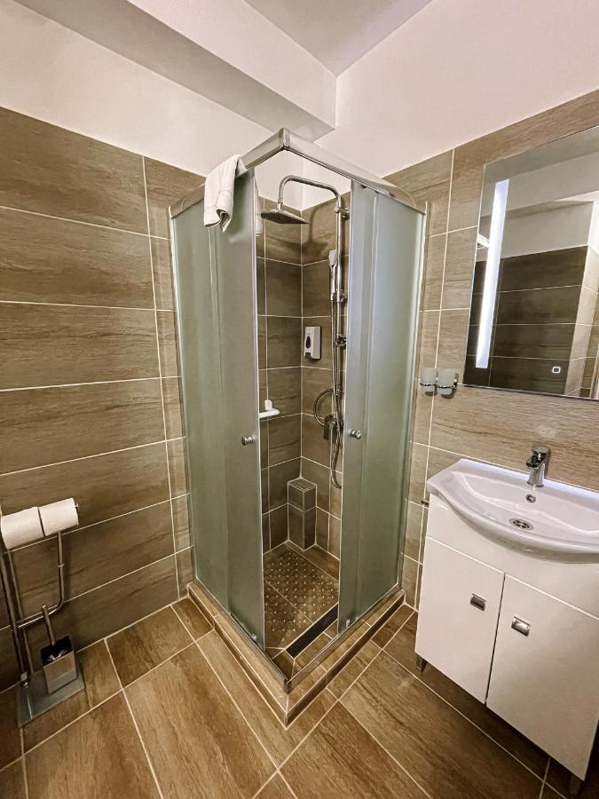 Oereg-To Hotel Es Rendezvenyter Tata Exteriér fotografie