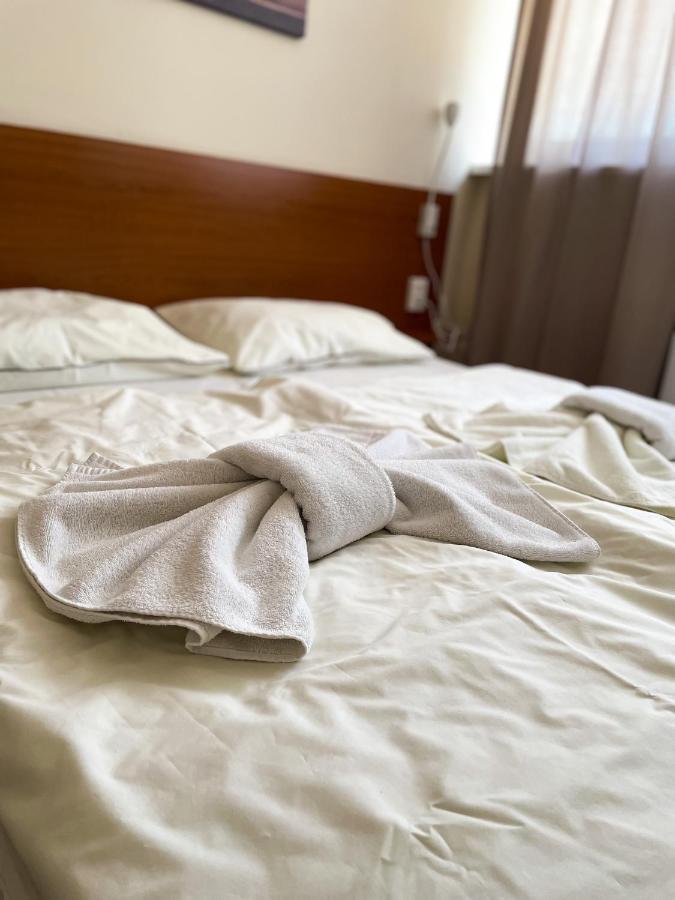 Oereg-To Hotel Es Rendezvenyter Tata Exteriér fotografie