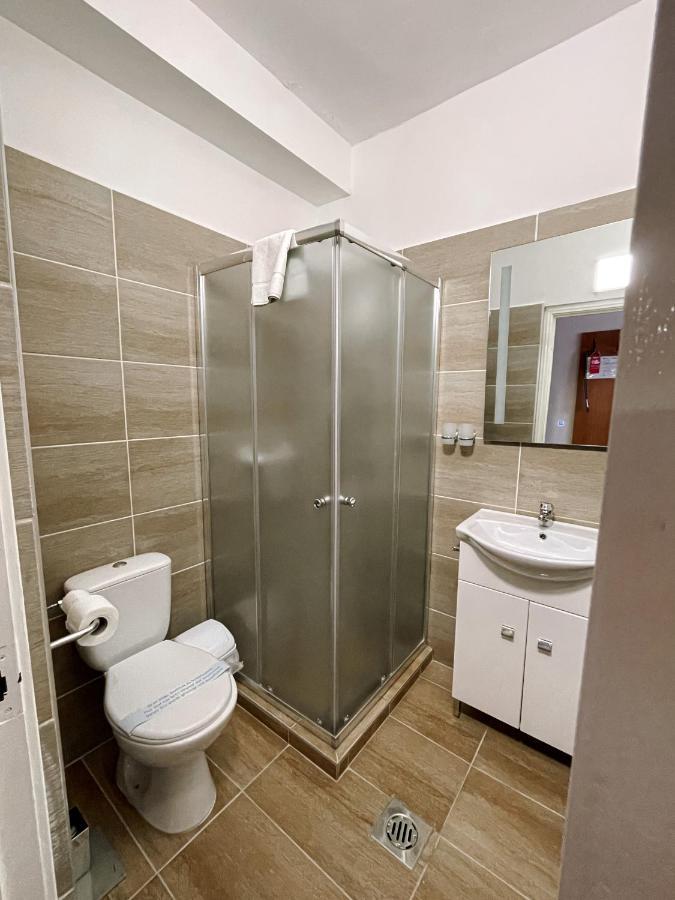 Oereg-To Hotel Es Rendezvenyter Tata Exteriér fotografie